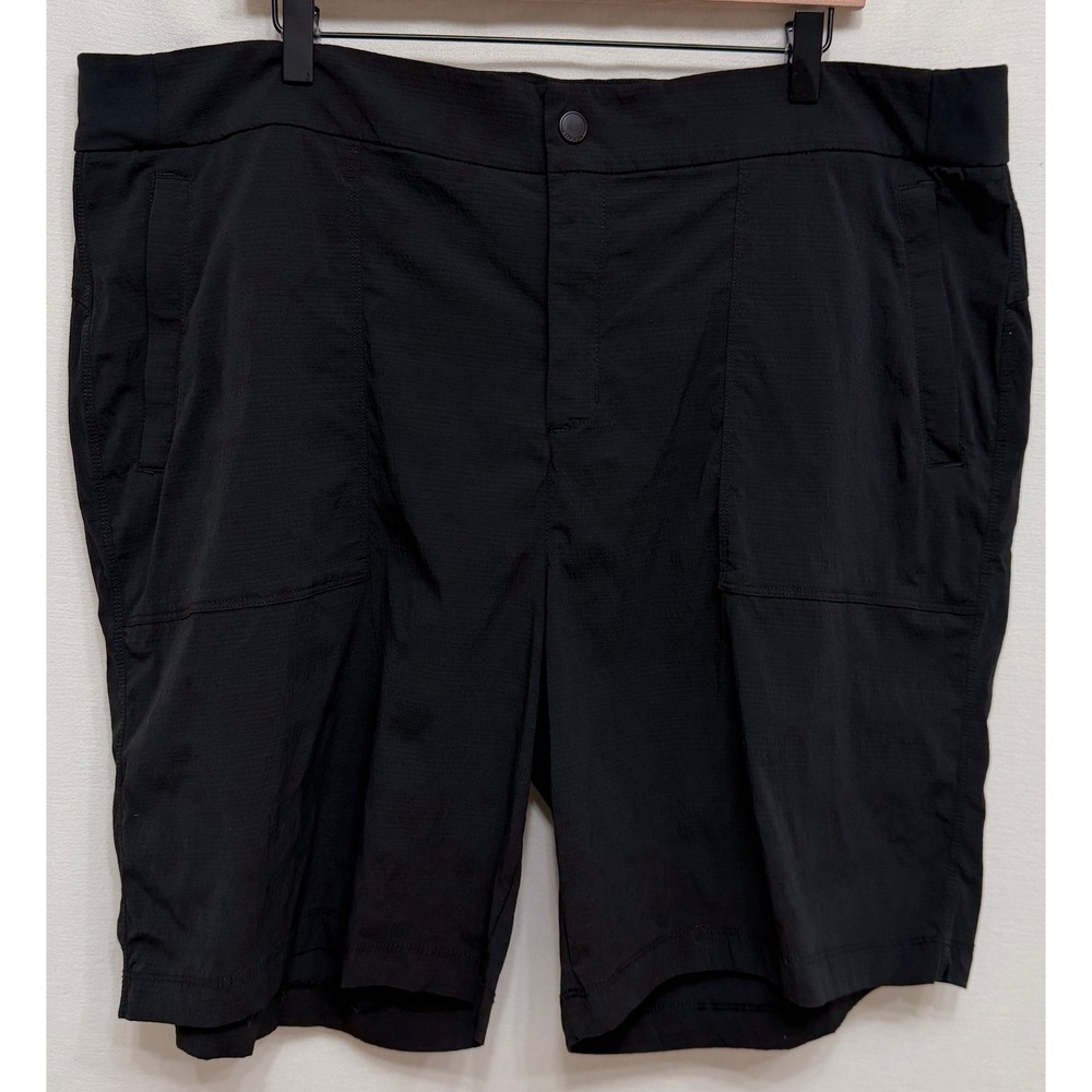 Athleta Women's Trekkie Bermuda 2.0 Shorts Black Hiking Outdoor Gorpcore Plus 22